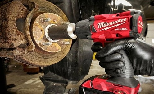 Какой выбрать гайковерт? Сейчас подробно разберем, крутящий момент, типы и бренды.