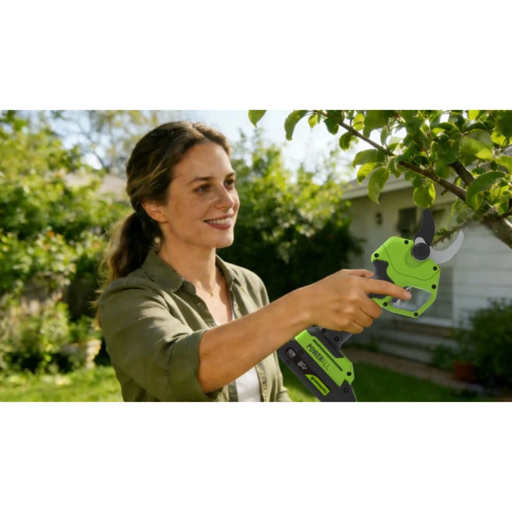 Секатор Greenworks PR24320 3