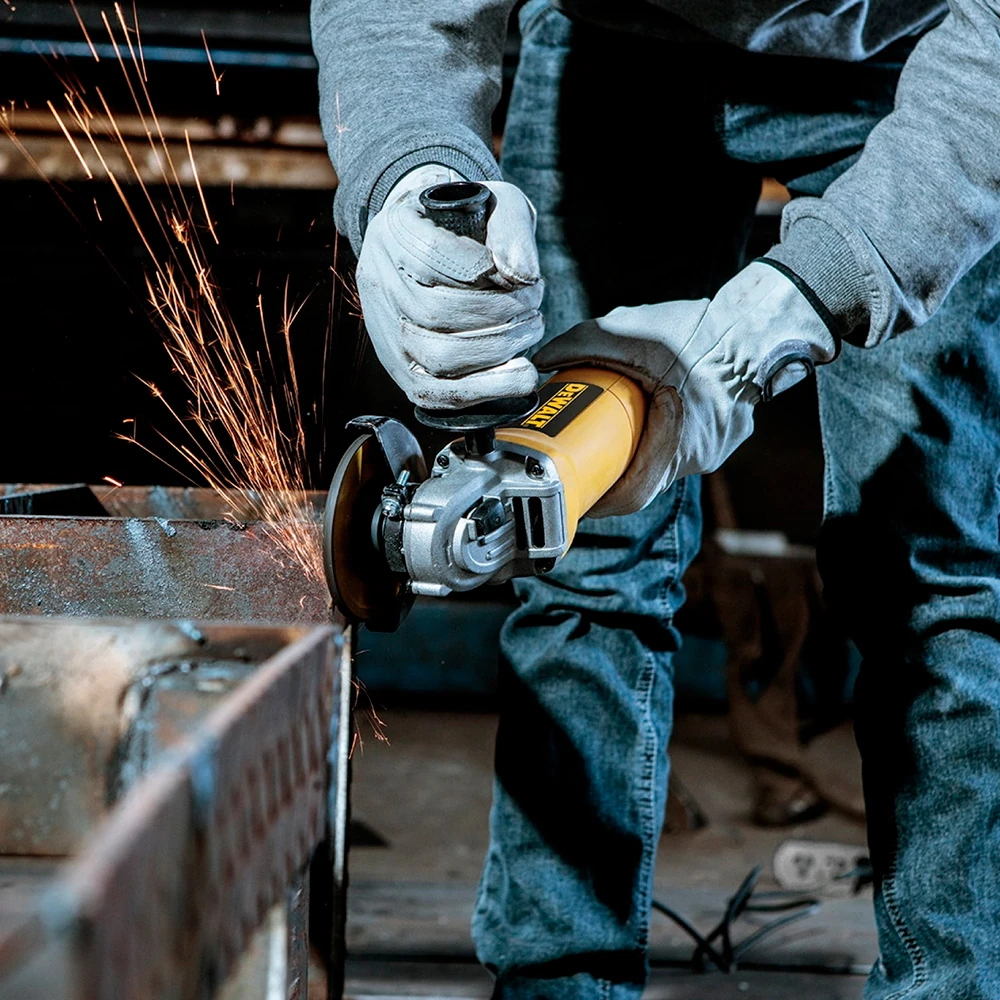 Углошлифовальная машина DeWALT DWE4117-QS 3