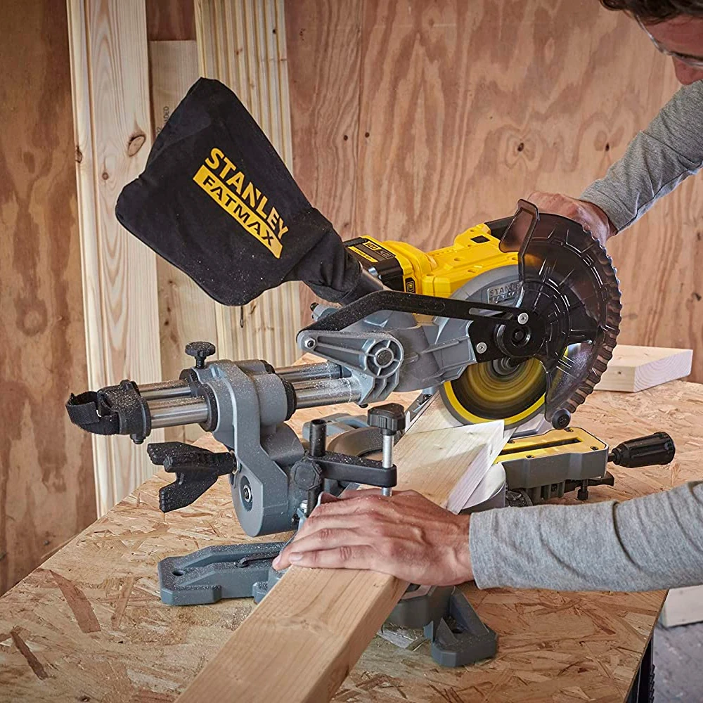 Пила торцовочная Stanley SFMCS701M1-QW 3