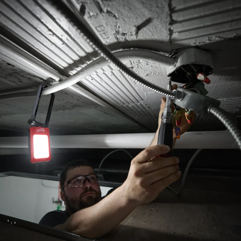 Фонарь Milwaukee USB IRFFL (4933493528) 10