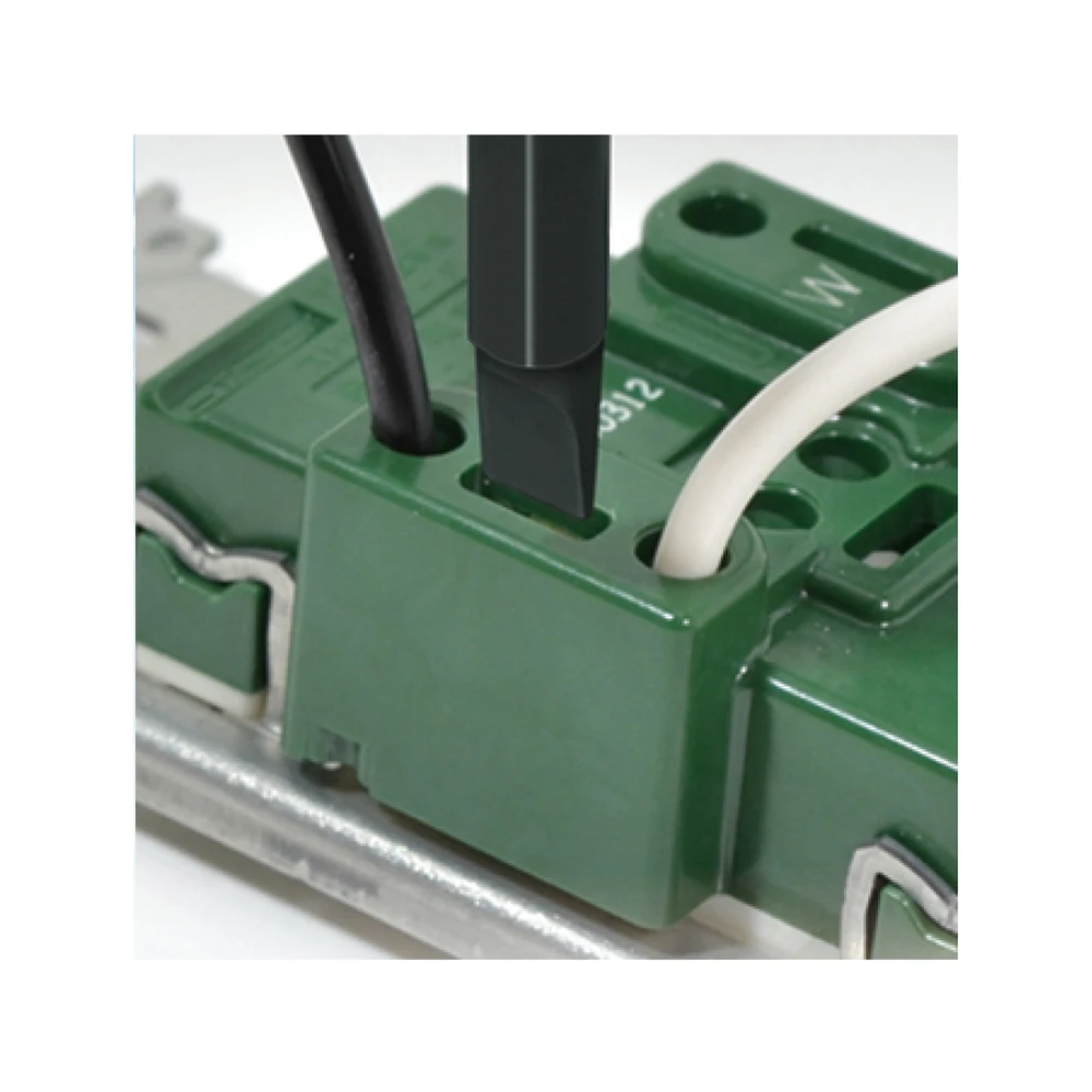 Отвертка Vessel 220W-3 4