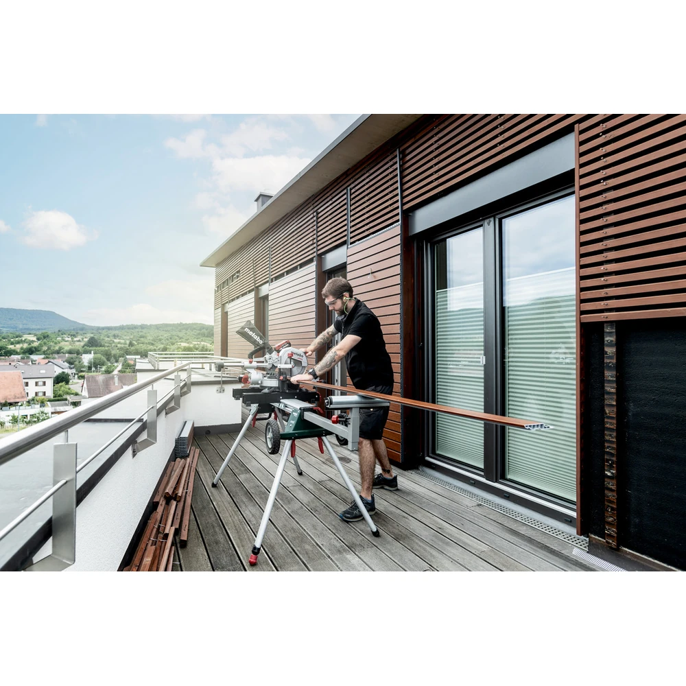 Пила торцовочная METABO KGS 18 LTX BL 216 (614216850) 3