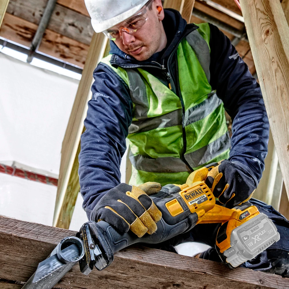 Пила сабельная DeWALT DCS389N-XJ 3