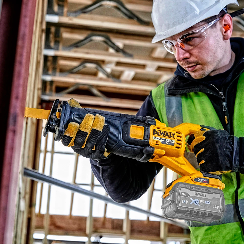 Пила сабельная DeWALT DCS389N-XJ 4