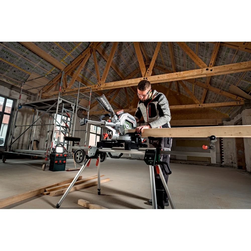 Пила торцовочная METABO KGS 18 LTX BL 305 (614305850) 4