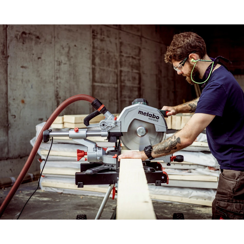 Пила торцовочная METABO KGS 305 M (613305000) 2