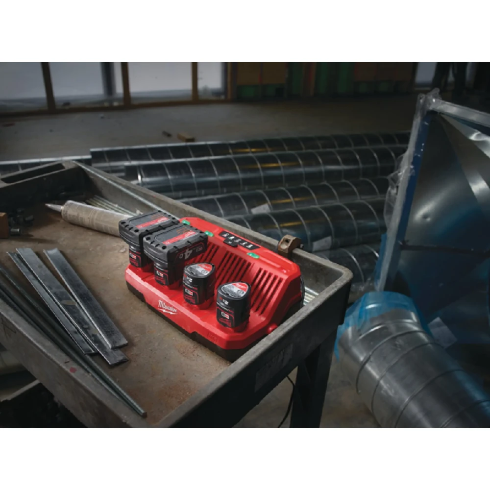 Зарядное устройство Milwaukee 4932430554 4