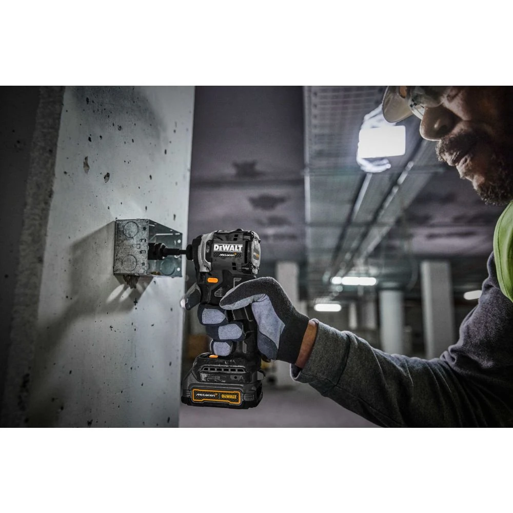 Шуруповерт DeWALT DCF85ME2GT-QW 7