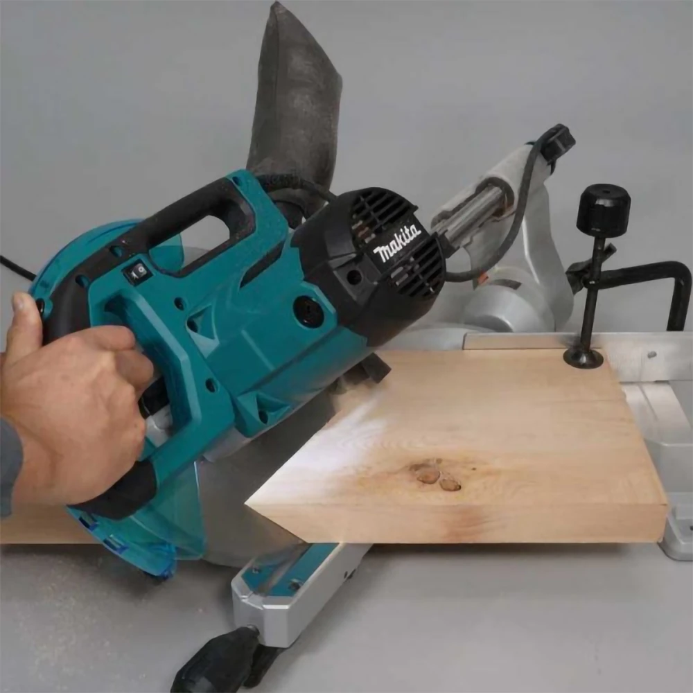 Пила торцовочная Makita LS1110F 3