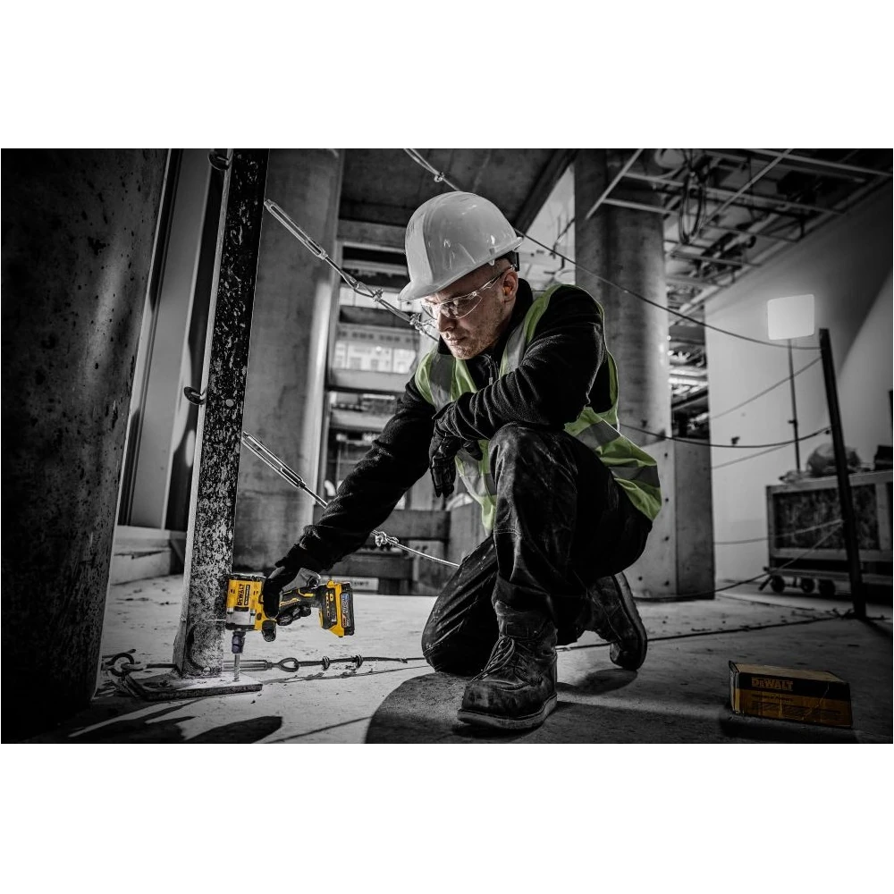 Гайковерт DeWALT DCF921N+DCB183 5