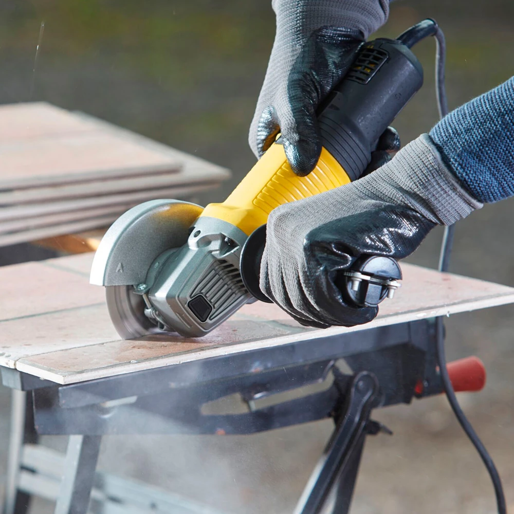 Углошлифовальная машина Stanley FMEG220-QS 2