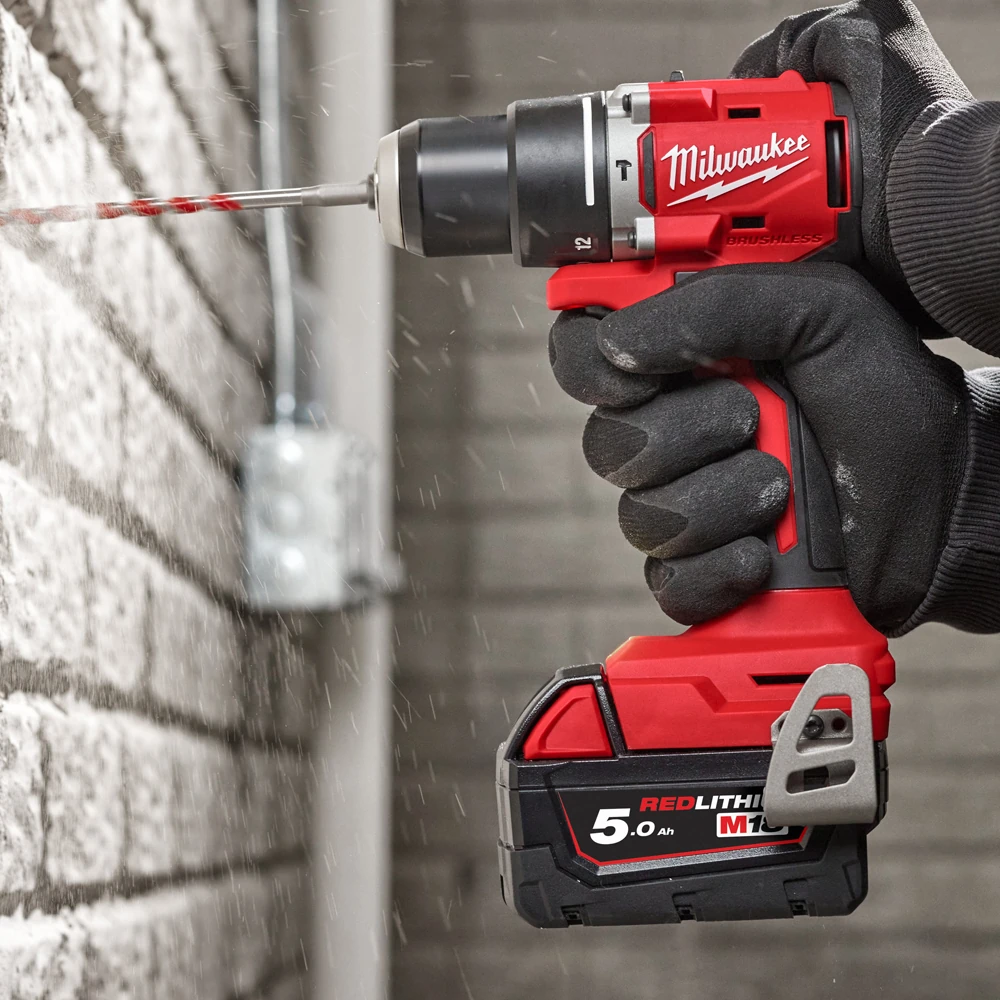 Дрель Milwaukee M18 BLDDRC-202C (4933492833) 3
