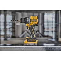 Дрель DeWALT DCD800E2T-QW10