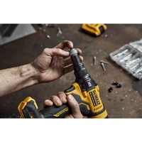 Пистолет для заклепок DeWALT DCF403NT-XJ4