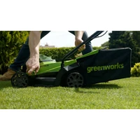 Газонокосилка аккумуляторная Greenworks GD24LM33K4 (24V, 1хАКБ 4 Ач и ЗУ) 2516107UB9