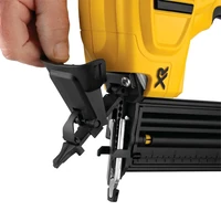 Гвоздезабиватель DeWALT DCN680NT-XJ4