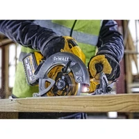 Пила дисковая DeWALT DCS578N-XJ4