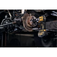 Гайковерт DeWALT DCF921N+DCB1837